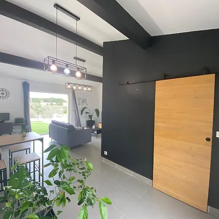 Loftly Place * Cournonsec